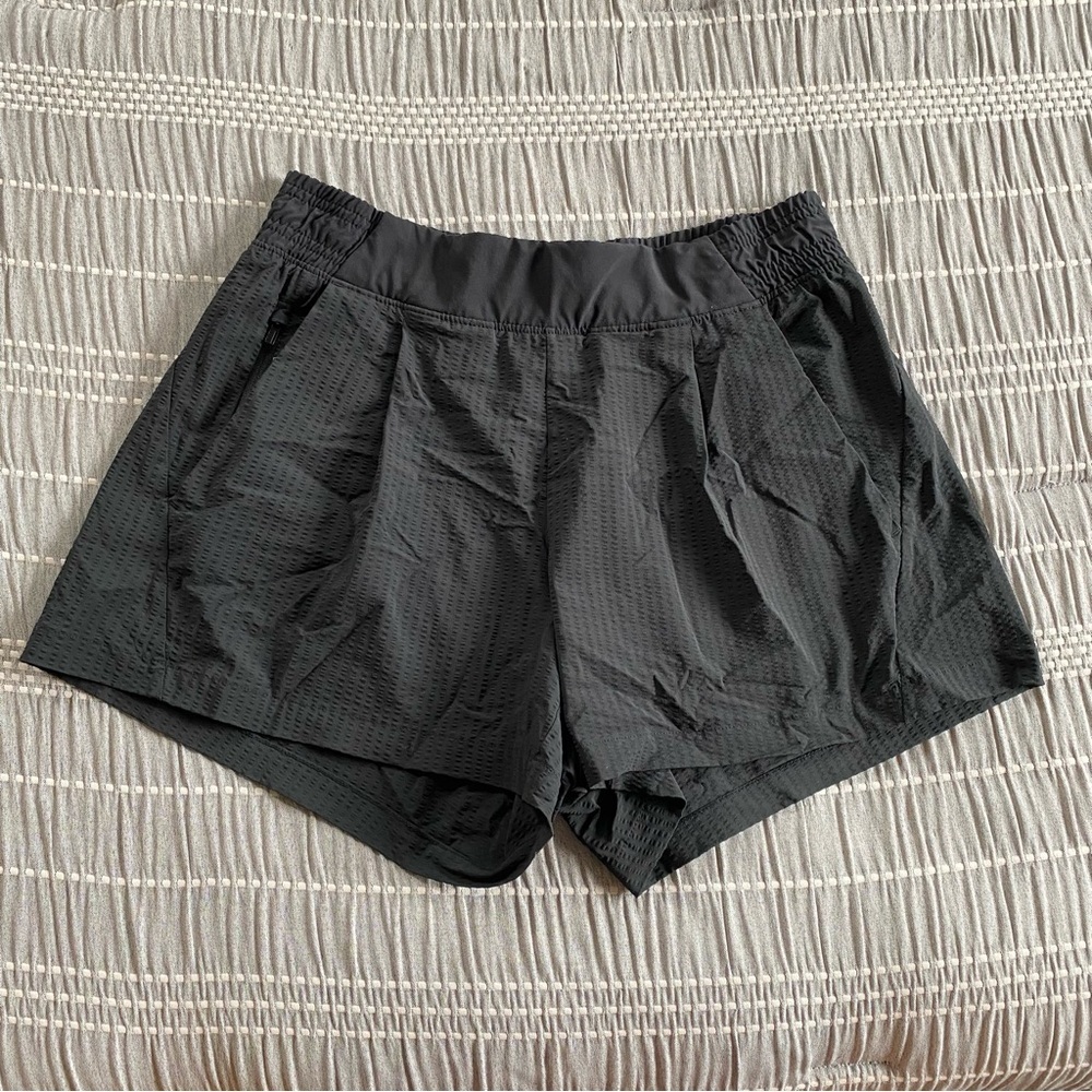 Athleta Textured Brooklyn Short Black Sz 2 Travel Athleisure Summer